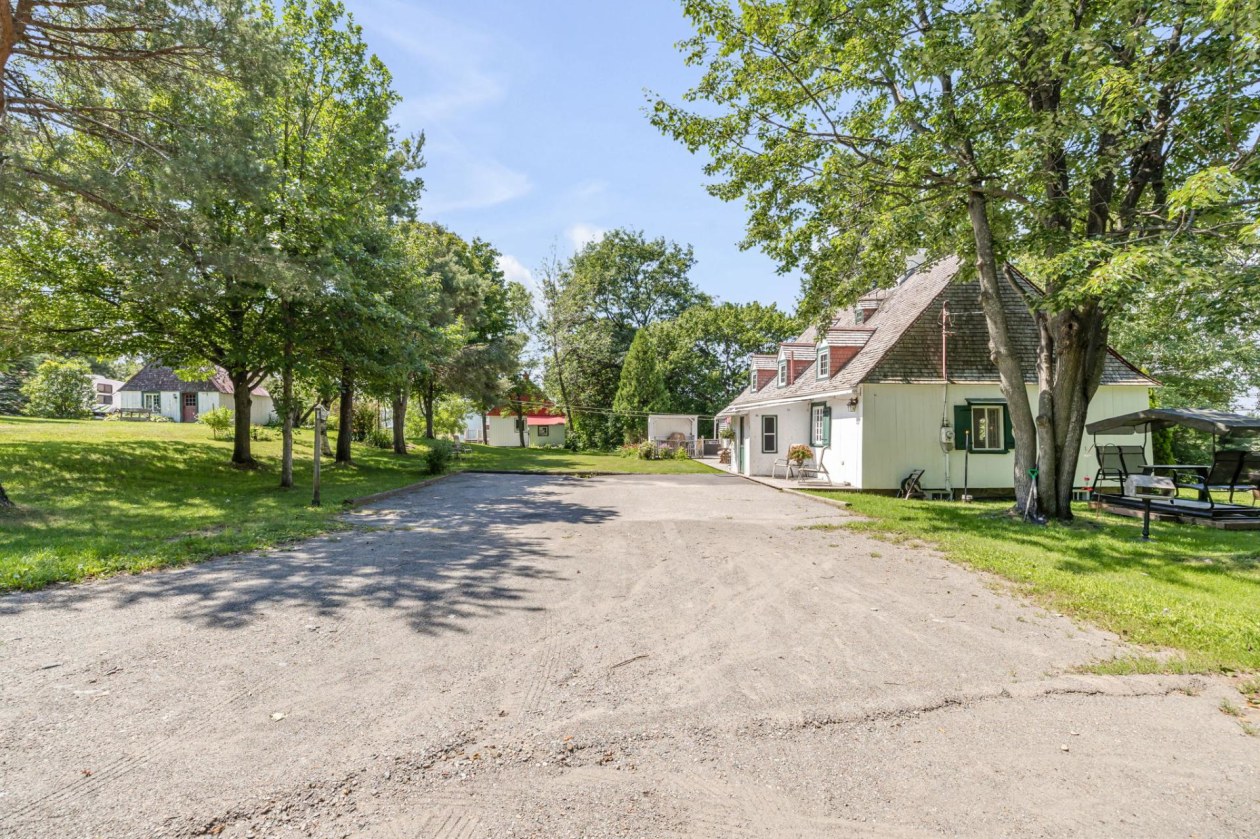 Cour — 493, Route du Fleuve, Beaumont, G0R1C0, Beaumont
