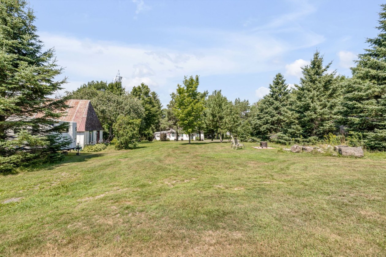 Cour — 493, Route du Fleuve, Beaumont, G0R1C0, Beaumont