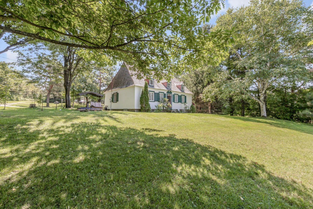 Cour — 493, Route du Fleuve, Beaumont, G0R1C0, Beaumont