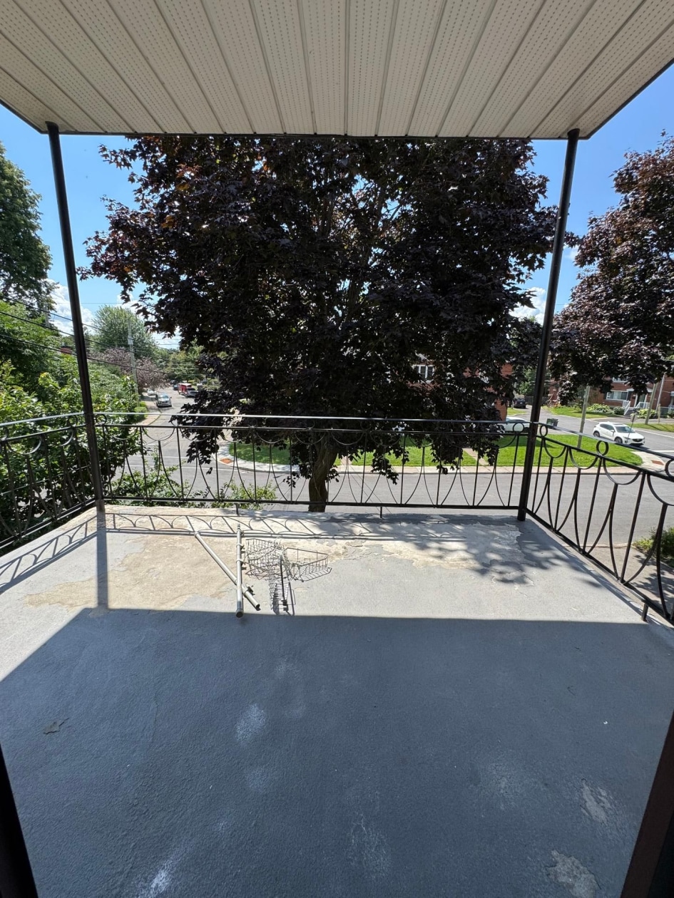 Balcon — 3825, Rue Victoria, Montréal (Lachine), H8T1J9, Montréal (Lachine)