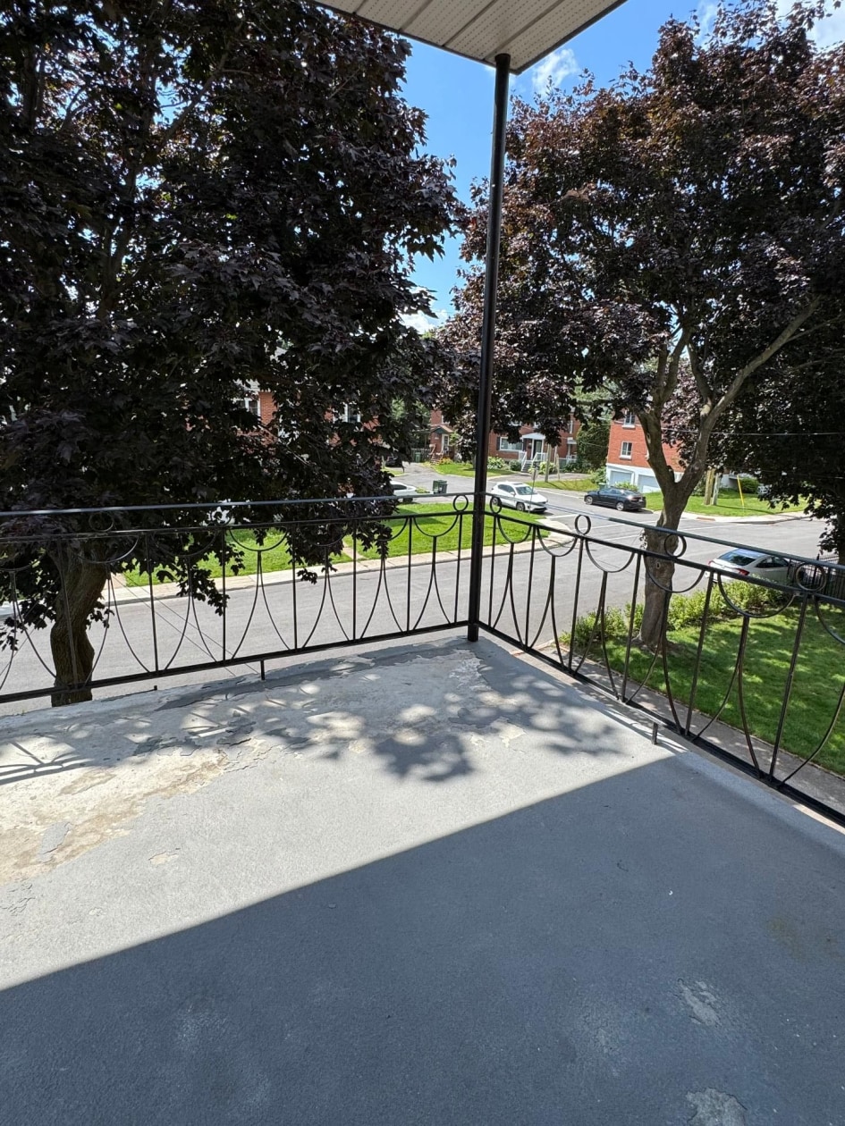 Balcon — 3825, Rue Victoria, Montréal (Lachine), H8T1J9, Montréal (Lachine)