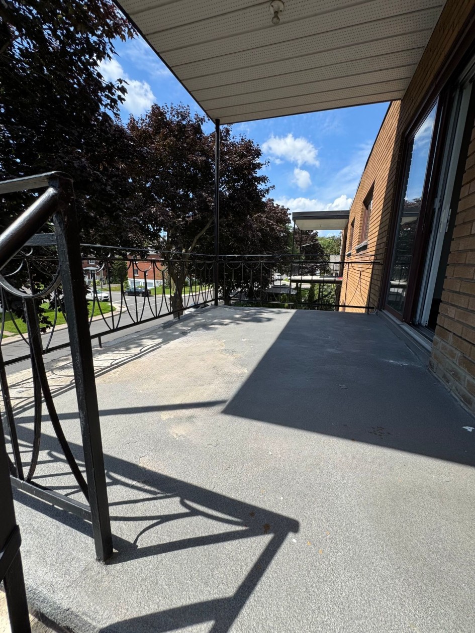 Balcon — 3825, Rue Victoria, Montréal (Lachine), H8T1J9, Montréal (Lachine)