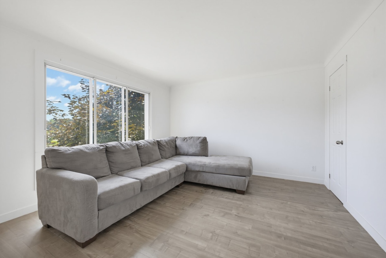Salon — 485, Rue Wilfrid, Saint-Jérôme, J7Z2J9, Saint-Jérôme