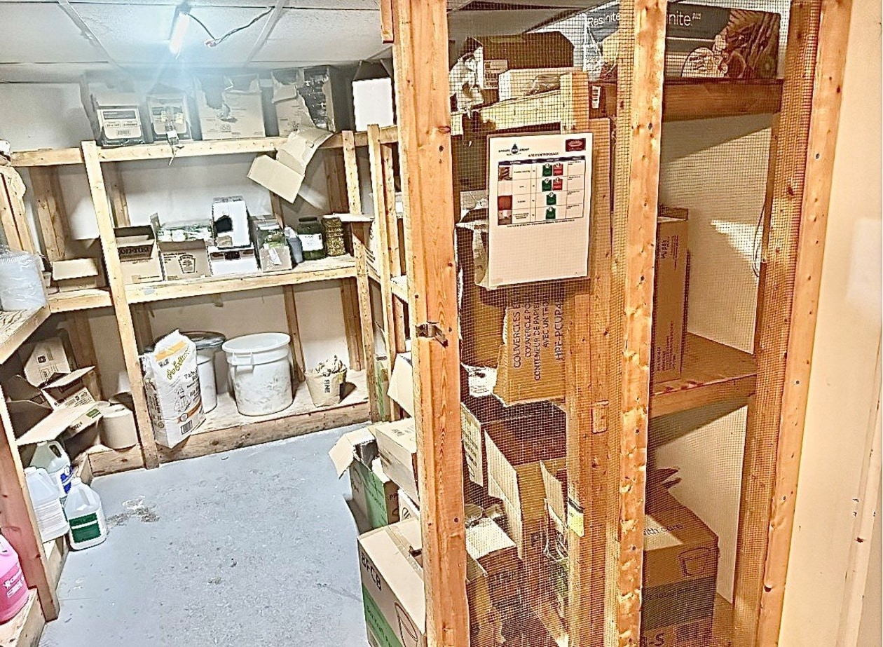 Rangement — 2660, Ch. Ste-Foy, Québec (Sainte-Foy/Sillery/Cap-Rouge), G1V1V2, Québec (Sainte-Foy/Sillery/Cap-Rouge)
