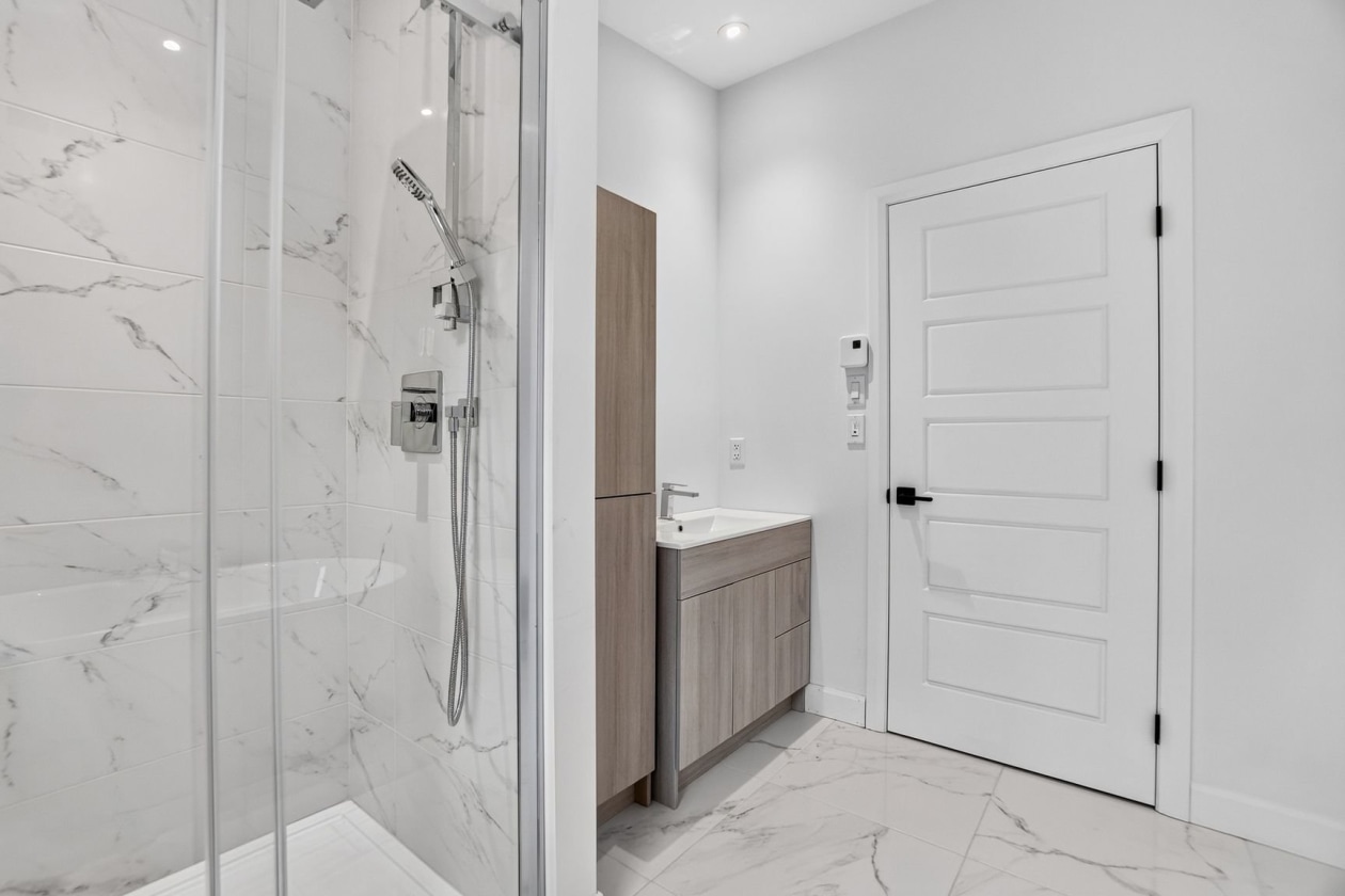 Salle de bains — 301, Ch. du Quartier-du-Cerf, Saint-Côme, J0K2B0, Saint-Côme