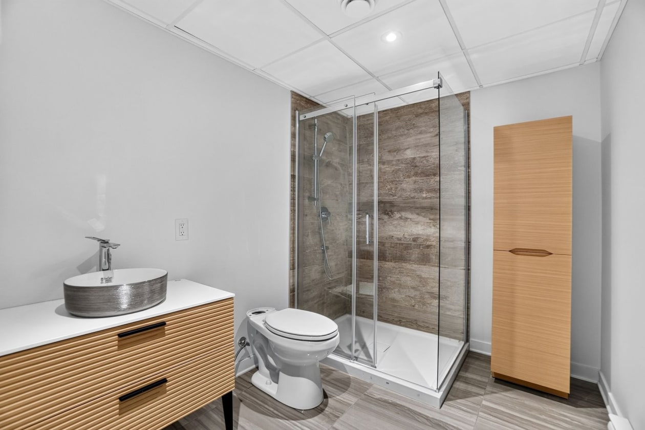 Salle de bains — 301, Ch. du Quartier-du-Cerf, Saint-Côme, J0K2B0, Saint-Côme