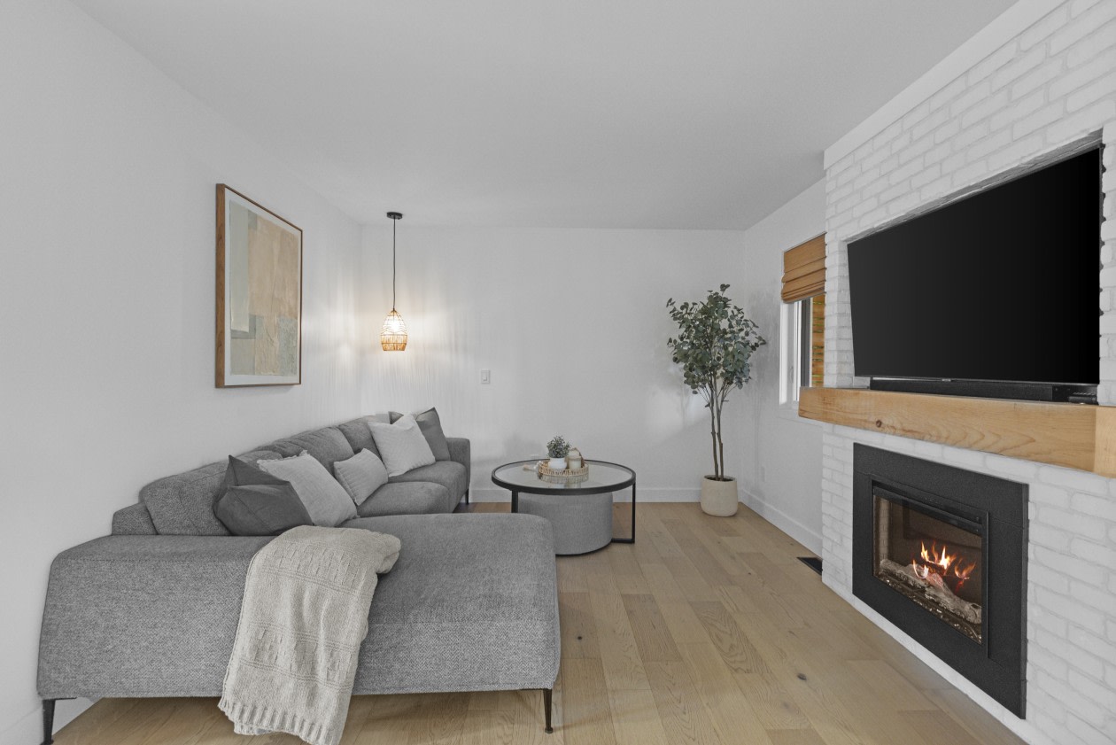 Salon — 126 Rue Du Sommet, Saint-Colomban, J5K 1L5, Saint-Colomban