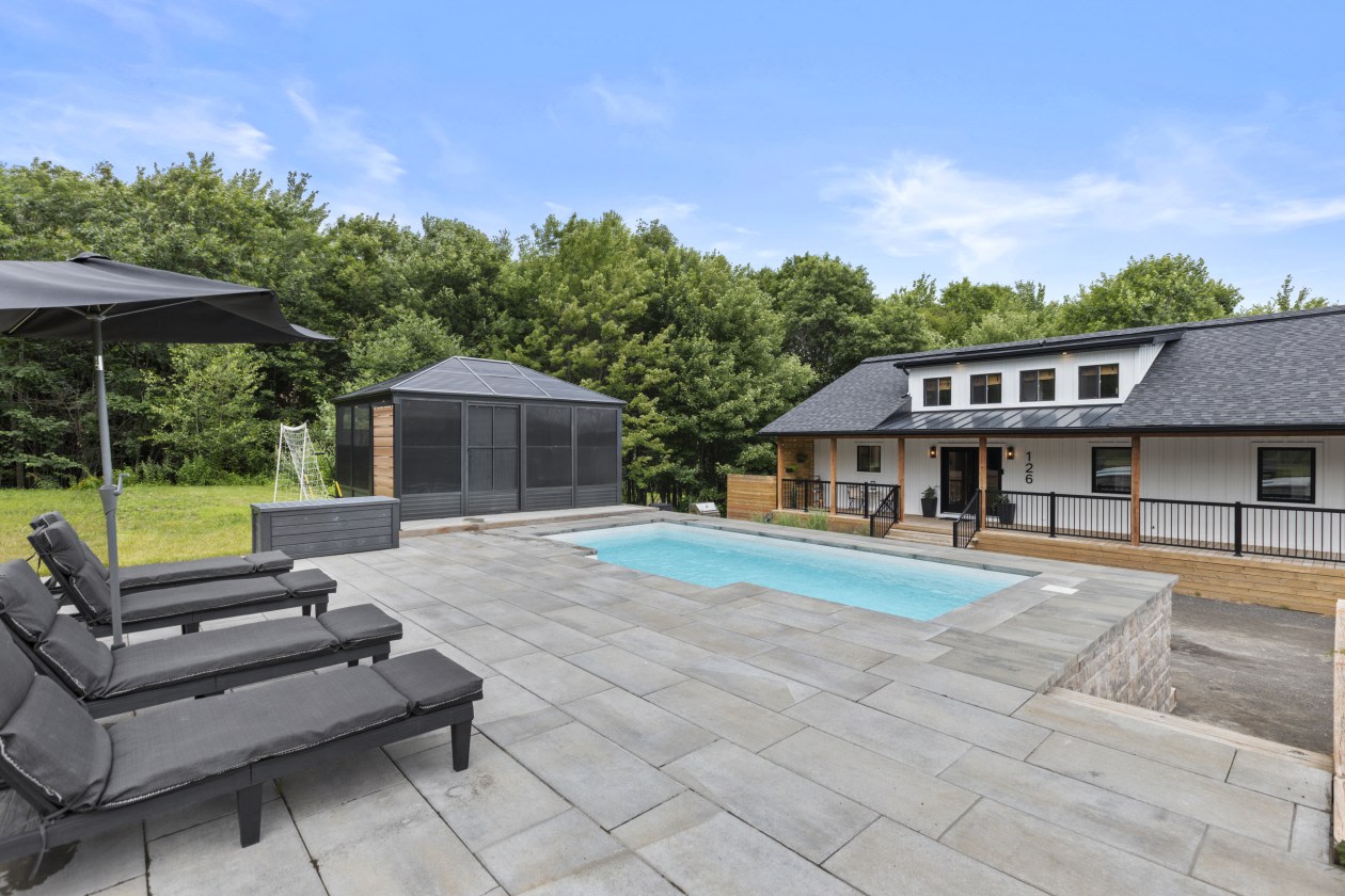 Cour — 126 Rue Du Sommet, Saint-Colomban, J5K 1L5, Saint-Colomban