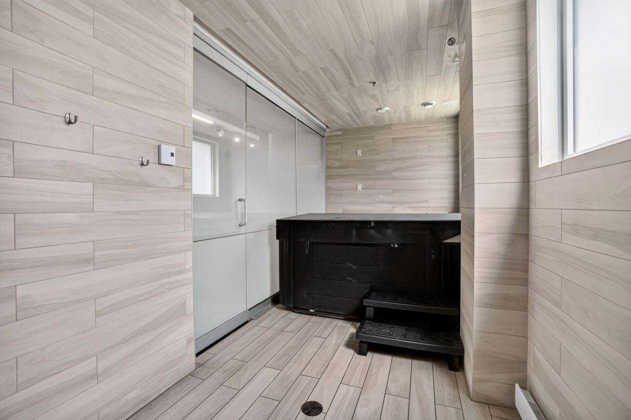 Spa — 3100, Rue Rachel E., 426, Montréal (Rosemont/La Petite-Patrie), H1W0B5, Montréal (Rosemont/La Petite-Patrie)