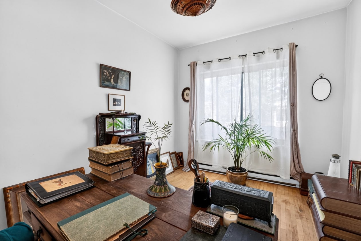 Salon — 8742 - 8744, Rue Tellier, Montréal (Mercier/Hochelaga-Maisonneuve), H1L3B2, Montréal (Mercier/Hochelaga-Maisonneuve)