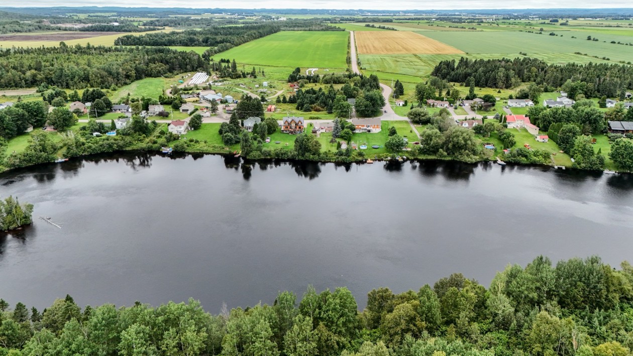Waterfront — 3569, Rg St-Pierre, Saguenay (Chicoutimi), G7H0G1, Saguenay (Chicoutimi)