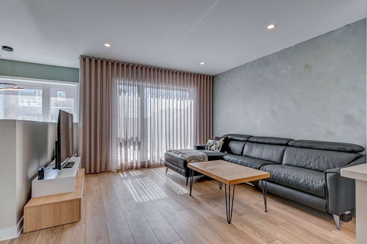 Salon — 505 Rue Des Monts, Saint-Jérôme, J7Y 0T3, Saint-Jérôme