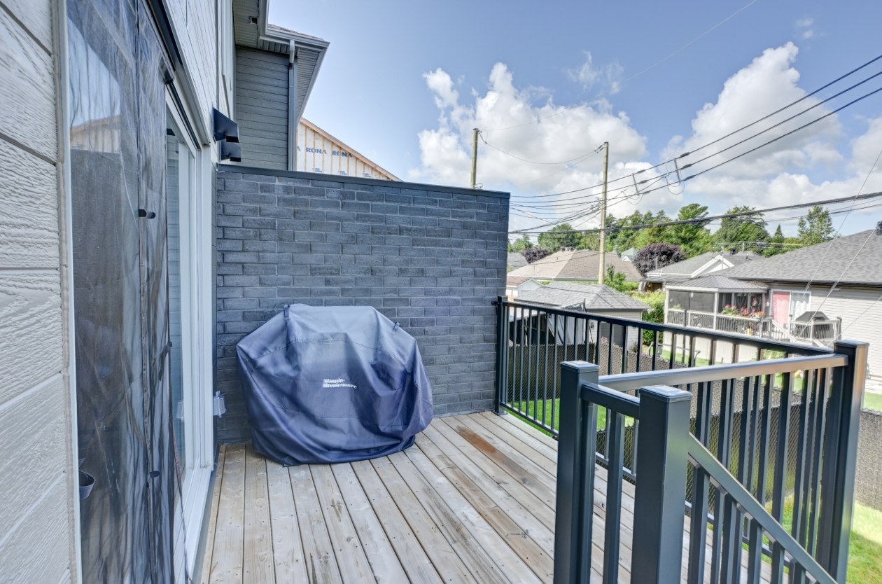 Balcon — 505 Rue Des Monts, Saint-Jérôme, J7Y 0T3, Saint-Jérôme