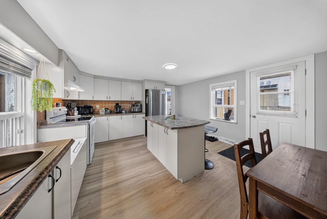 Salle à manger — 68 - 70, Rue Angus N., East Angus, J0B1R0, East Angus