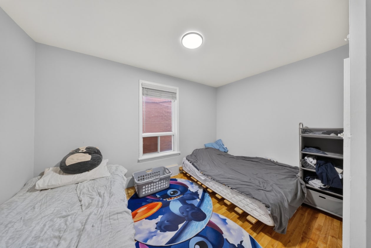 Chambre à coucher — 68 - 70, Rue Angus N., East Angus, J0B1R0, East Angus