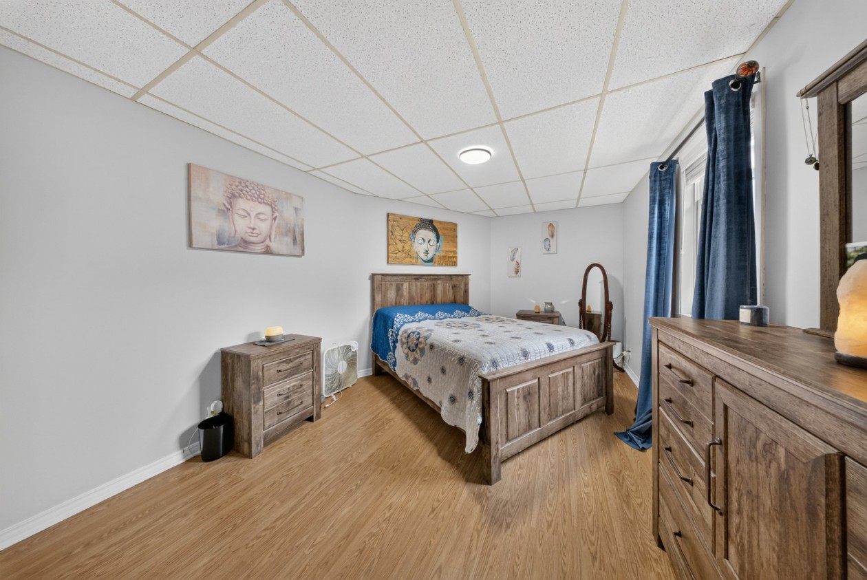 Chambre à coucher — 68 - 70, Rue Angus N., East Angus, J0B1R0, East Angus