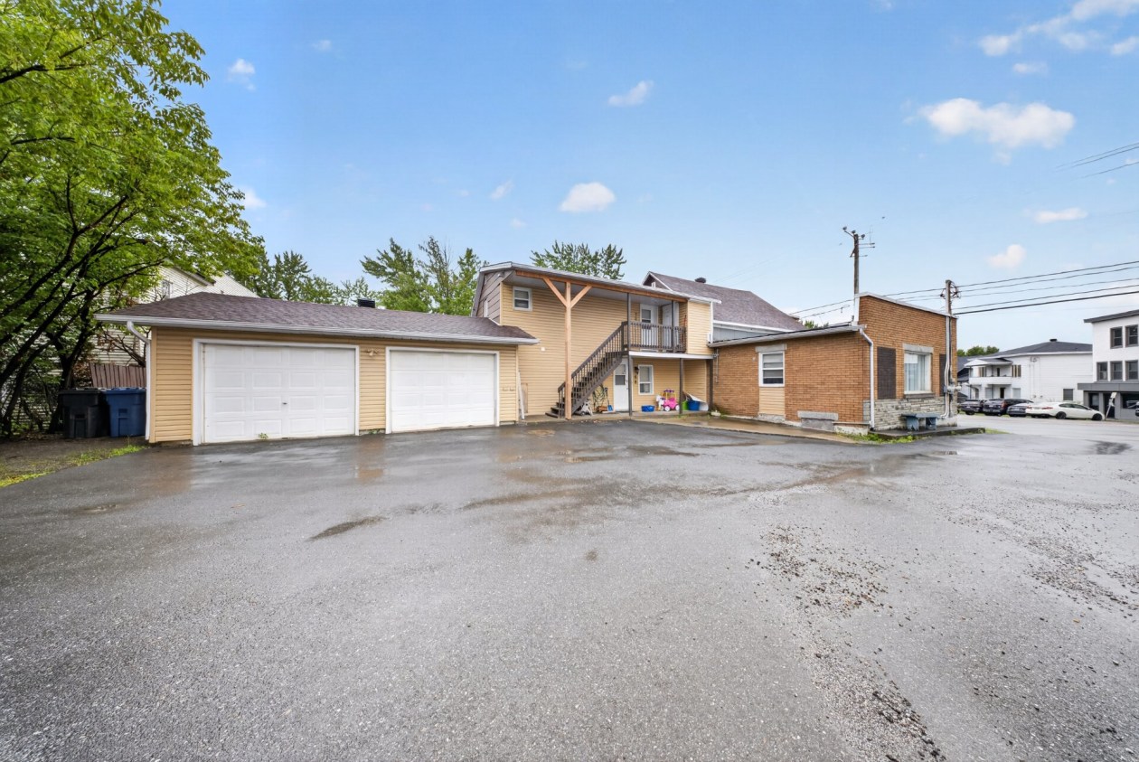 Extérieur — 68 - 70, Rue Angus N., East Angus, J0B1R0, East Angus