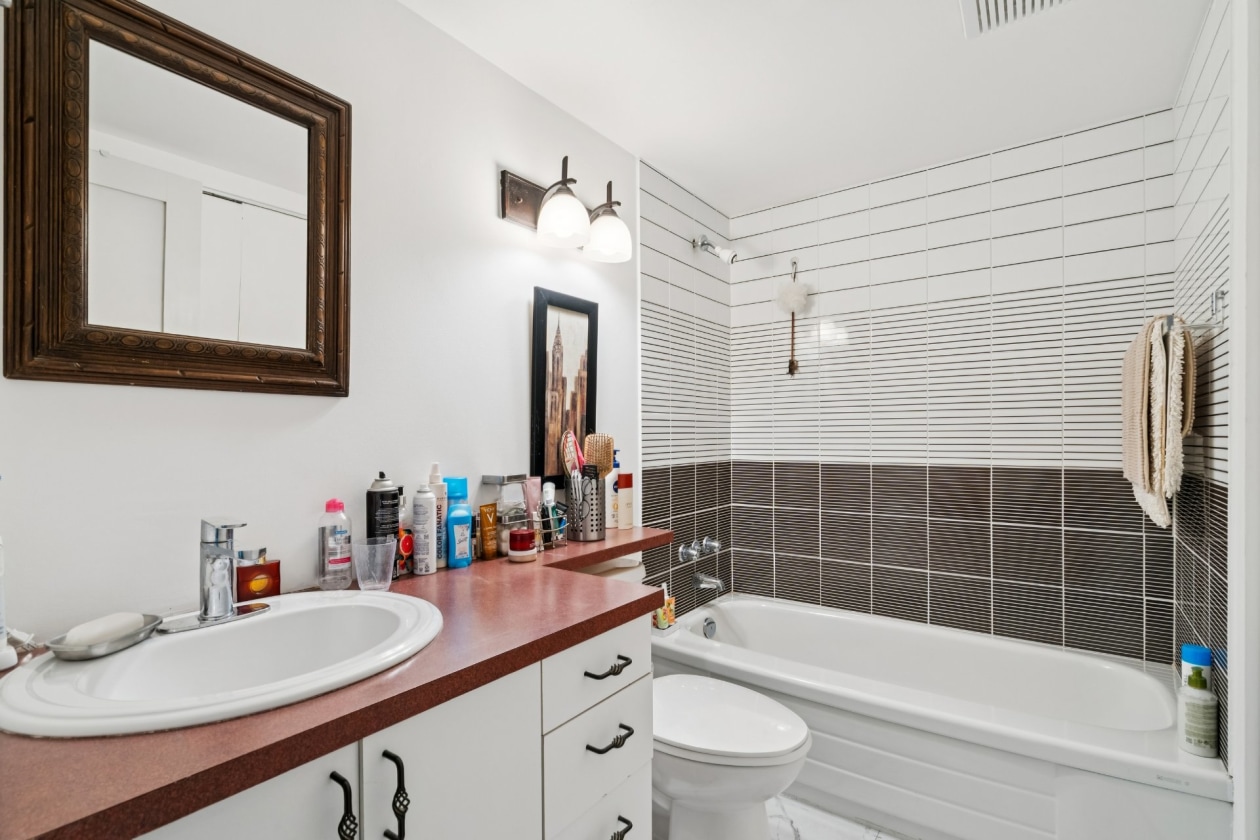 Salle de bains — 7075, Boul. Gouin E., 904, Montréal (Rivière-des-Prairies/Pointe-aux-Trembles), H1E5A8, Montréal (Rivière-des-Prairies/Pointe-aux-Trembles)