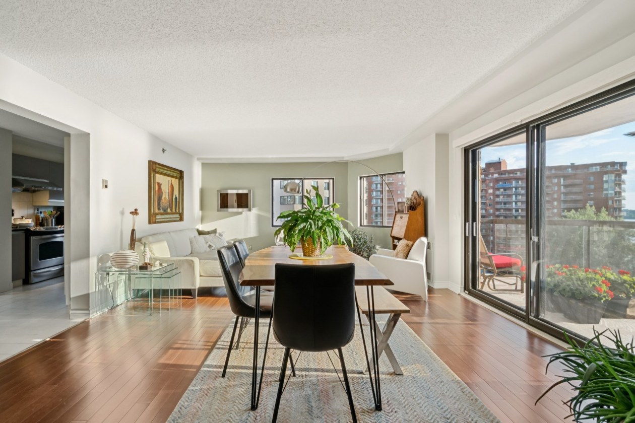 Salle à manger — 7075, Boul. Gouin E., 904, Montréal (Rivière-des-Prairies/Pointe-aux-Trembles), H1E5A8, Montréal (Rivière-des-Prairies/Pointe-aux-Trembles)