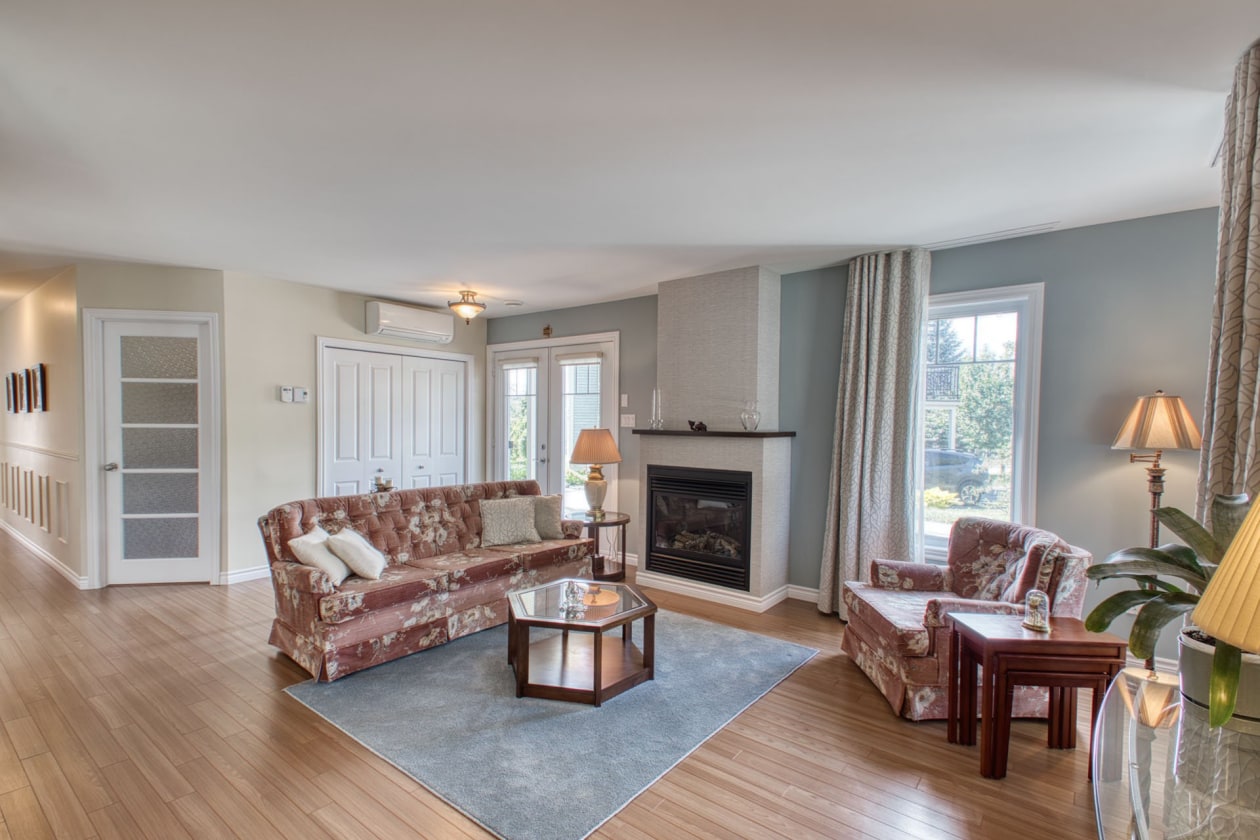 Salon — 4239, Rue Pavillon, Sherbrooke (Brompton/Rock Forest/Saint-Élie/Deauville), J1N0J4, Sherbrooke (Brompton/Rock Forest/Saint-Élie/Deauville)
