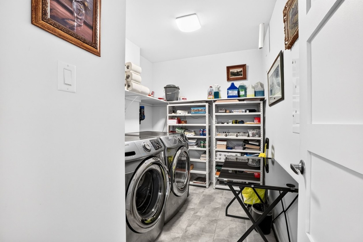 Salle de lavage — 1255, Rue des Francs-Bourgeois, 411, Boisbriand, J7H0G4, Boisbriand