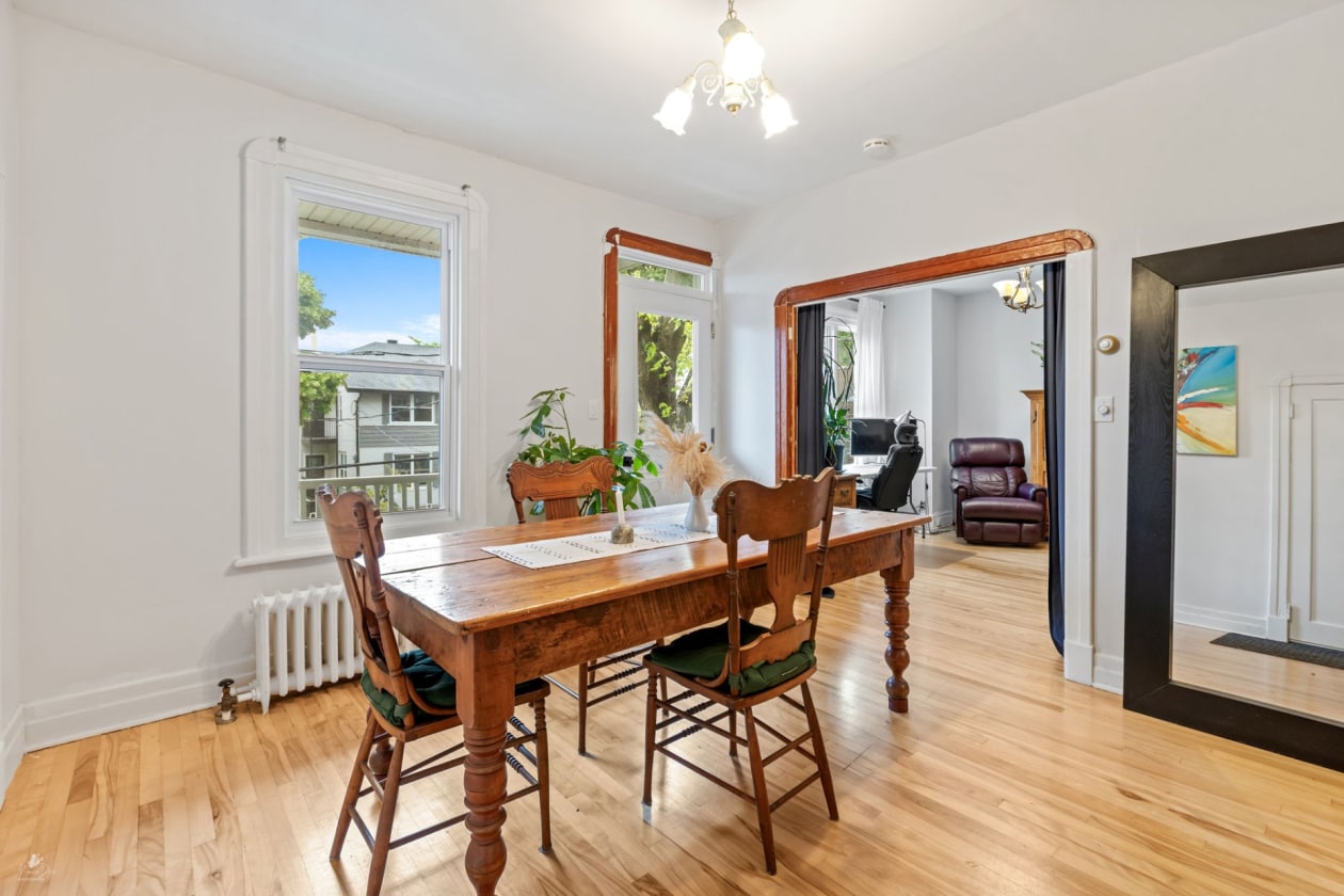 Salle à manger — 682 - 684 Av. Joffre, Québec