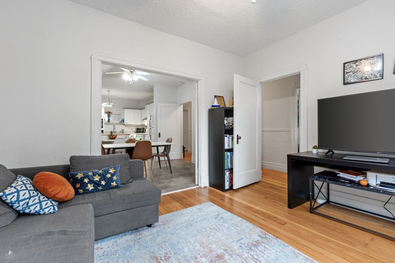 Salon — 682 - 684 Av. Joffre, Québec