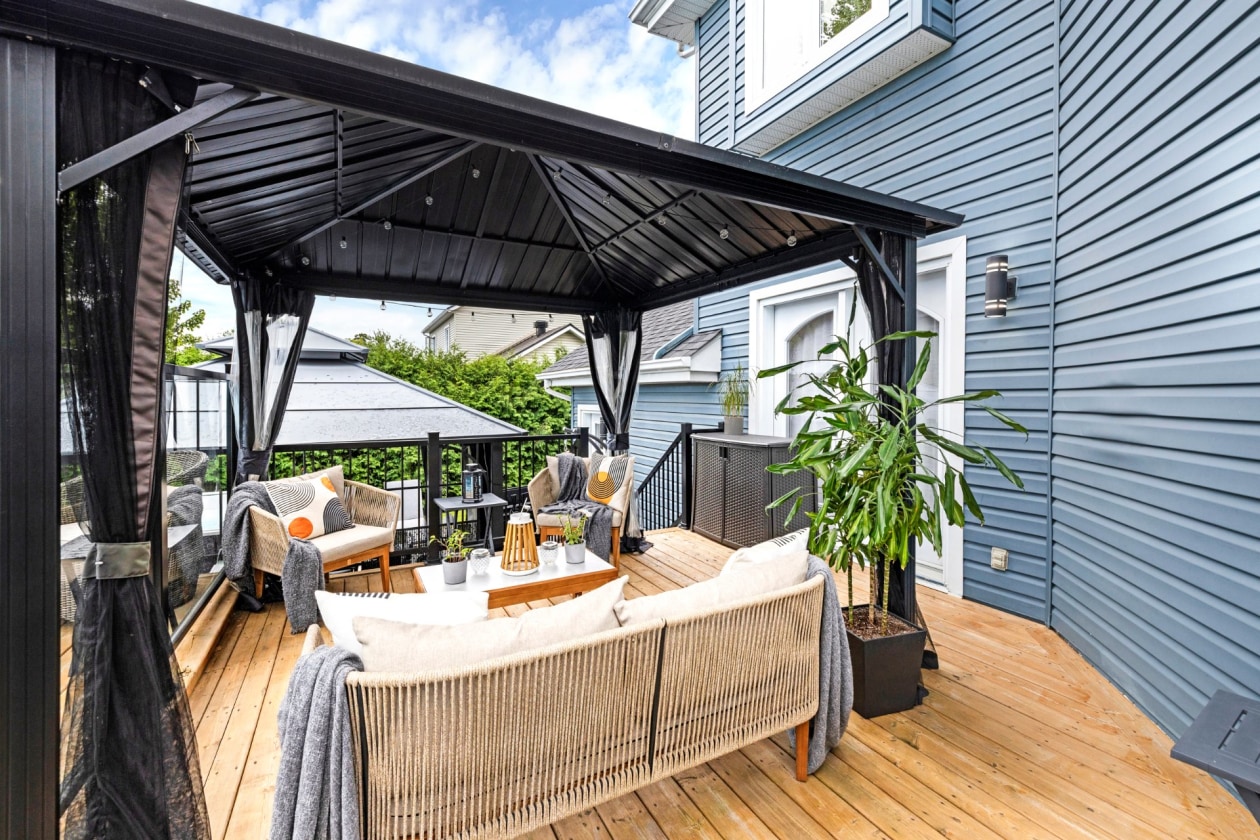 Terrasse — 3345 Rue des Cerisiers, Sainte-Marie-Madeleine