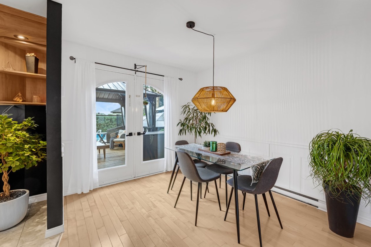 Salle à manger — 3345 Rue des Cerisiers, Sainte-Marie-Madeleine