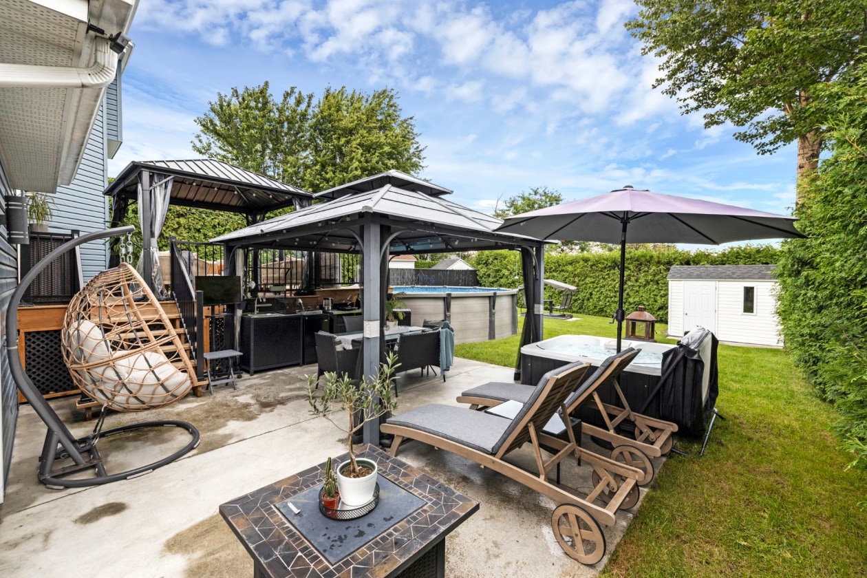 Piscine — 3345 Rue des Cerisiers, Sainte-Marie-Madeleine