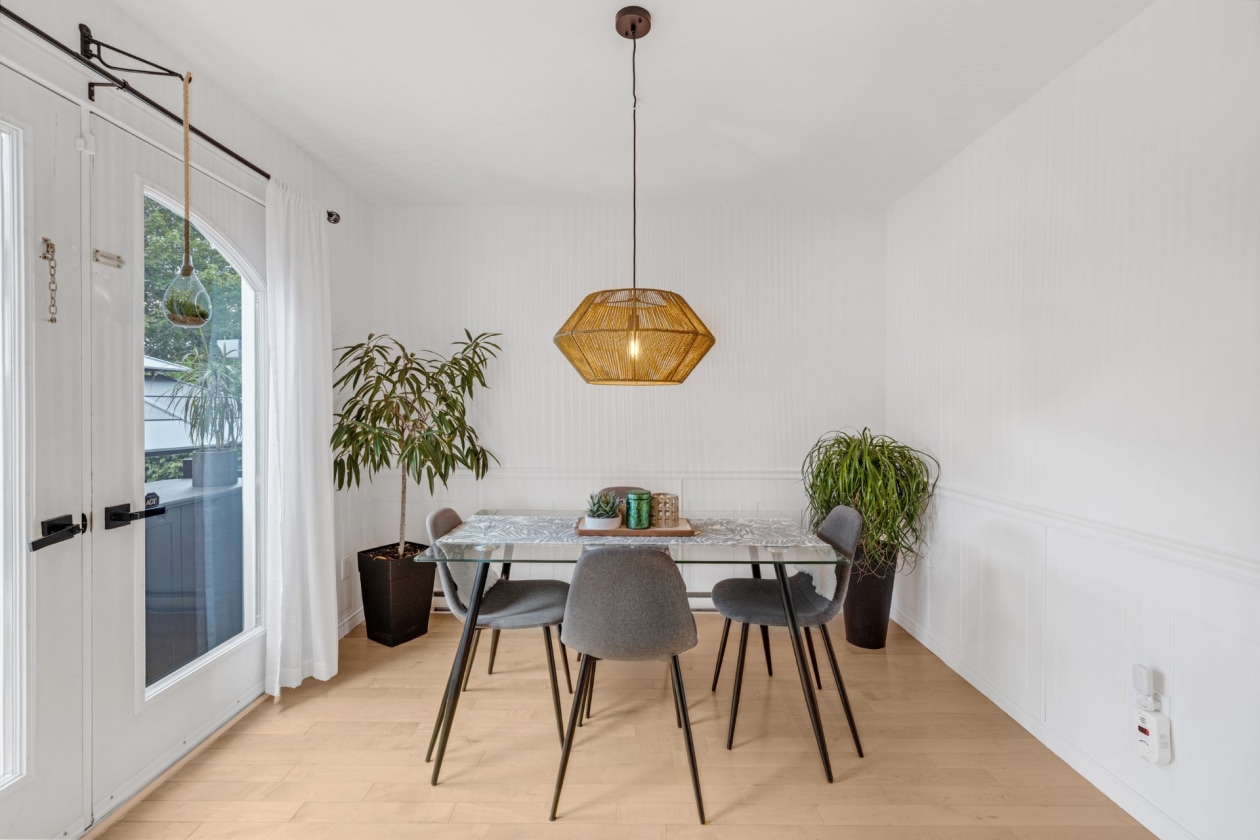 Salle à manger — 3345 Rue des Cerisiers, Sainte-Marie-Madeleine