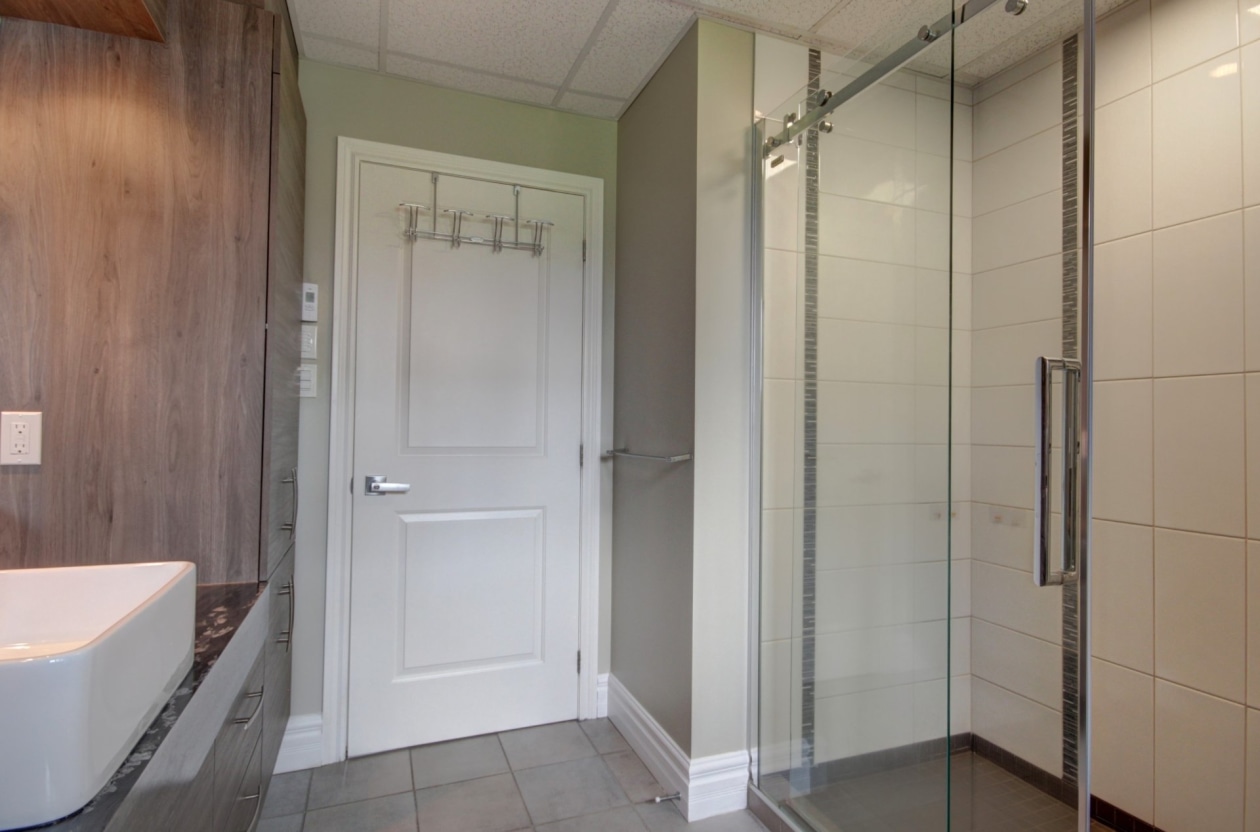 Salle de bains — 1742 Rue des Archanges, Saguenay