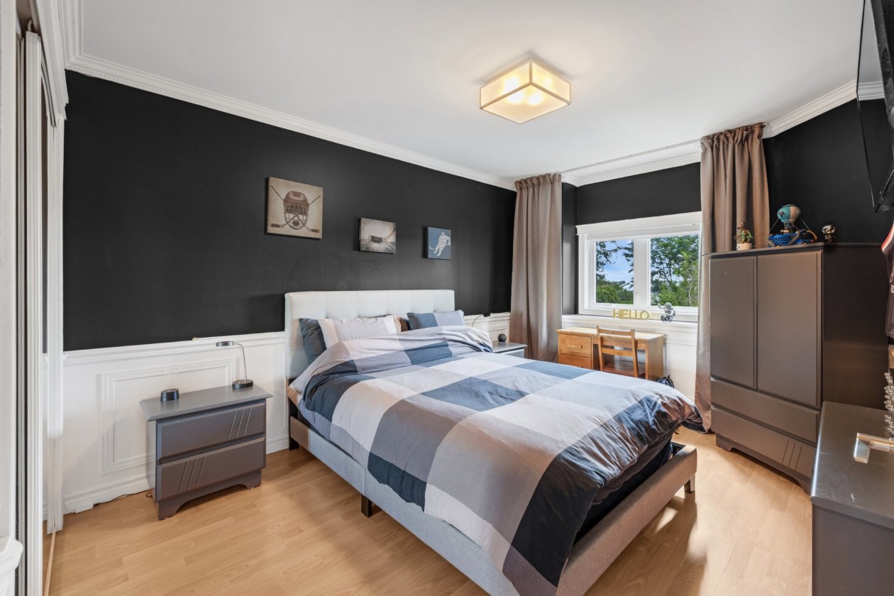 Chambre à coucher — 3345 Rue des Cerisiers, Sainte-Marie-Madeleine