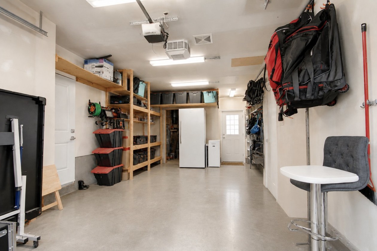 Garage — 1742 Rue des Archanges, Saguenay