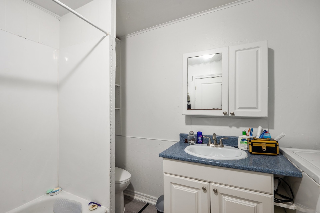 Salle de bains — 2246 - 2250, Rue Cartier, Sainte-Julienne, J0K2T0, Sainte-Julienne