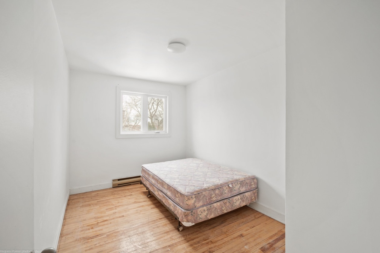 Chambre à coucher — 9048 - 9050, Av. Dubuisson, Montréal (Mercier/Hochelaga-Maisonneuve), H1L2W8, Montréal (Mercier/Hochelaga-Maisonneuve)