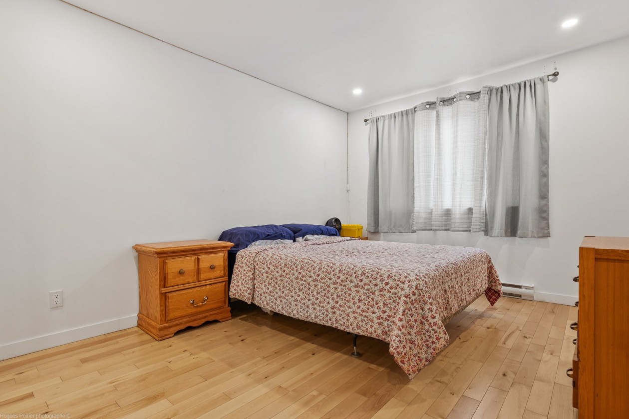 Chambre à coucher principale — 9048 - 9050, Av. Dubuisson, Montréal (Mercier/Hochelaga-Maisonneuve), H1L2W8, Montréal (Mercier/Hochelaga-Maisonneuve)