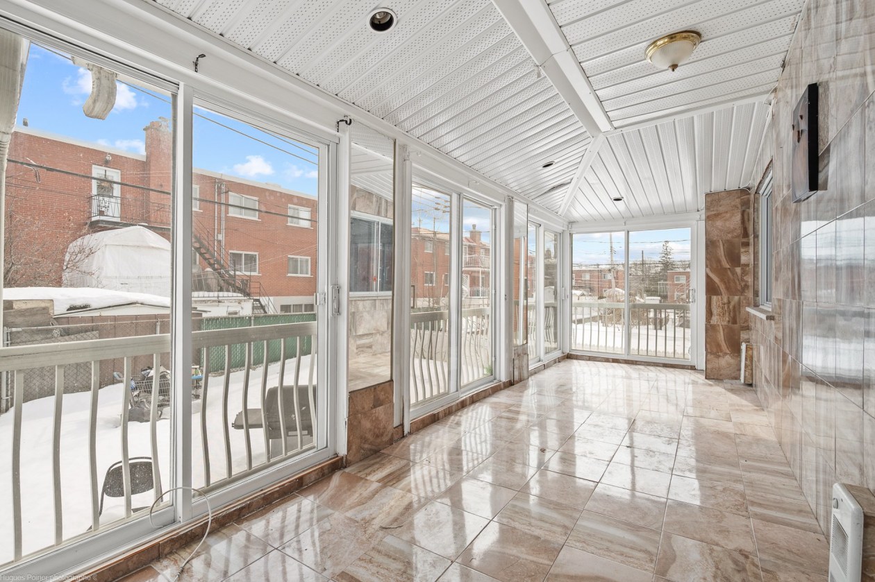 Verrière — 5860 - 5866, Rue Crevier, Montréal (Montréal-Nord), H1G2C8, Montréal (Montréal-Nord)
