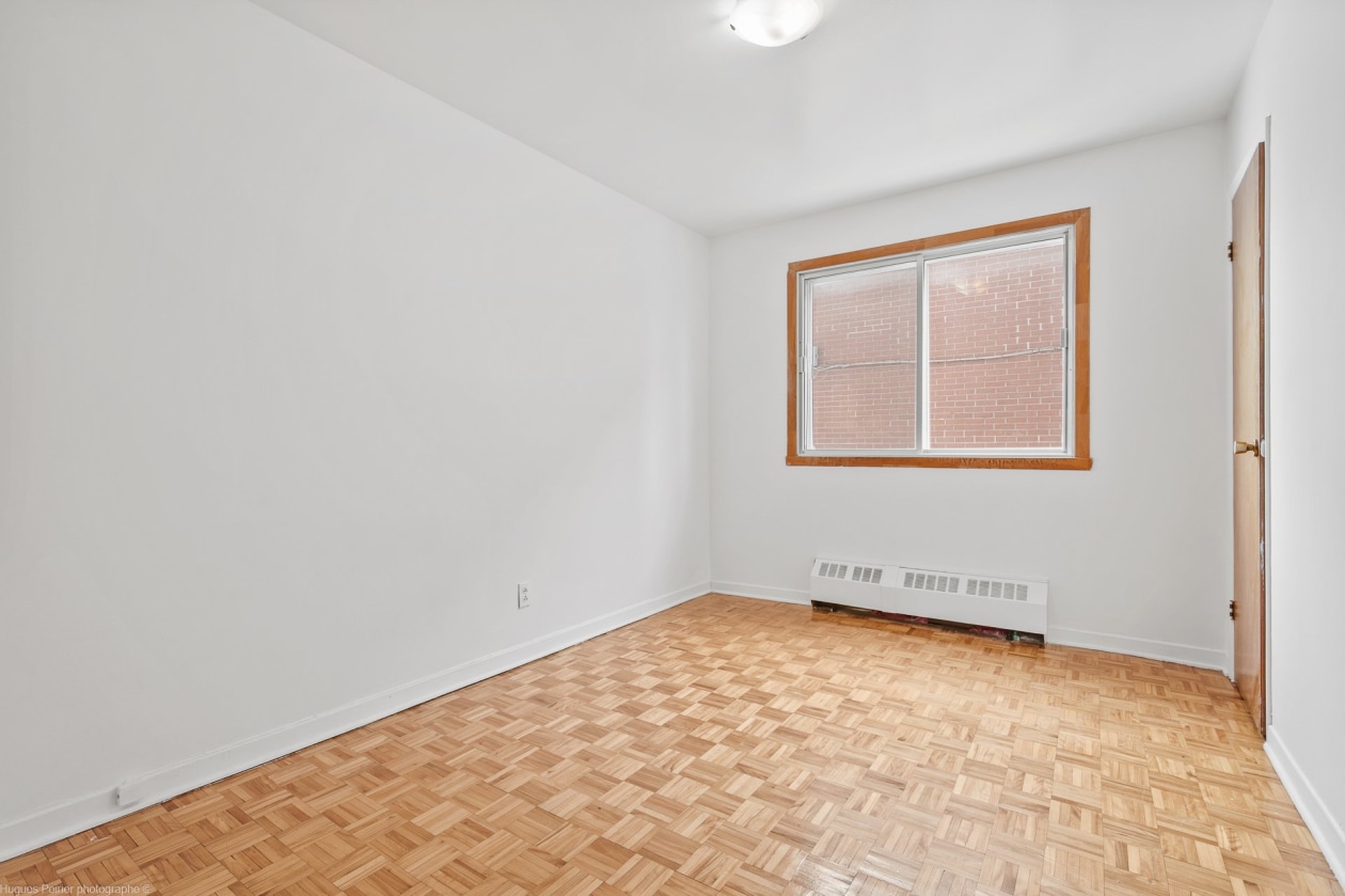 Chambre à coucher — 5860 - 5866, Rue Crevier, Montréal (Montréal-Nord), H1G2C8, Montréal (Montréal-Nord)