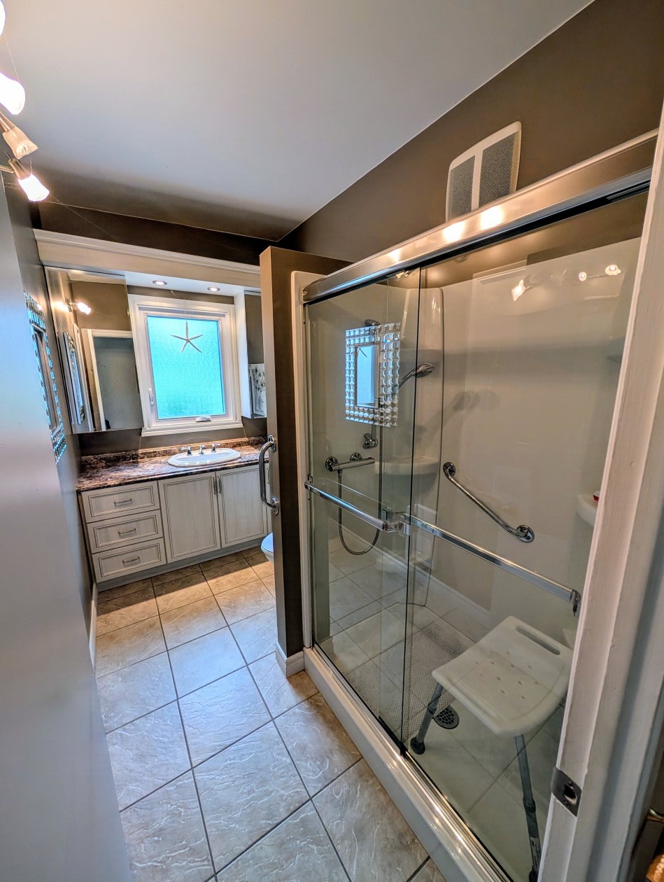 Salle de bains — 57 Rue Crevier, Trois-Rivières, G8T 1Z8, Trois-Rivières