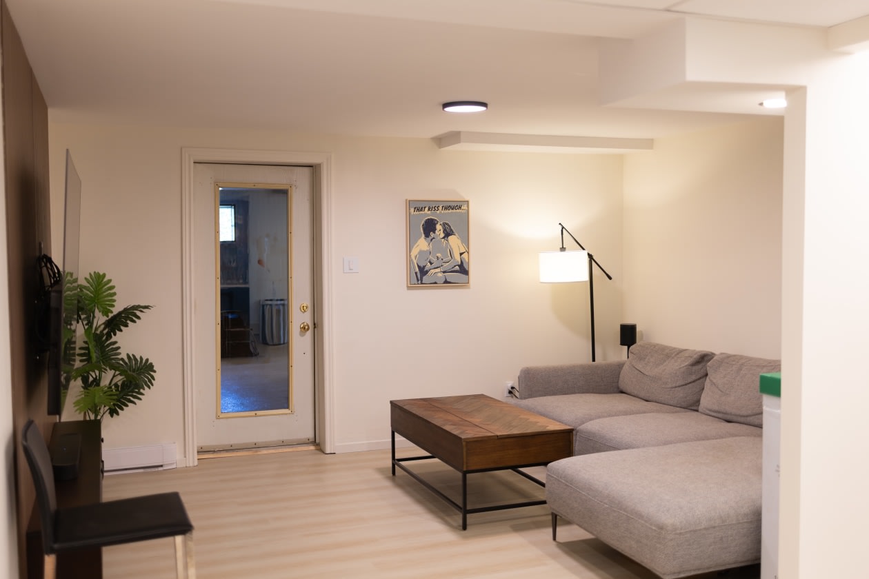 Salon — 8036 8e allée, Drummondville, J2A 2J5, Drummondville