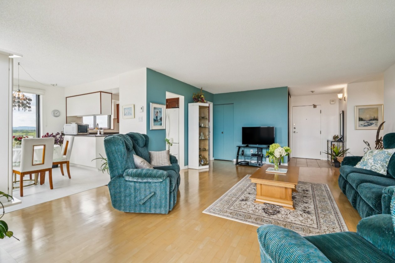 Salon — 6900, Boul. Gouin E., 1407, Montréal (Montréal-Nord), H1G6L9, Montréal (Montréal-Nord)