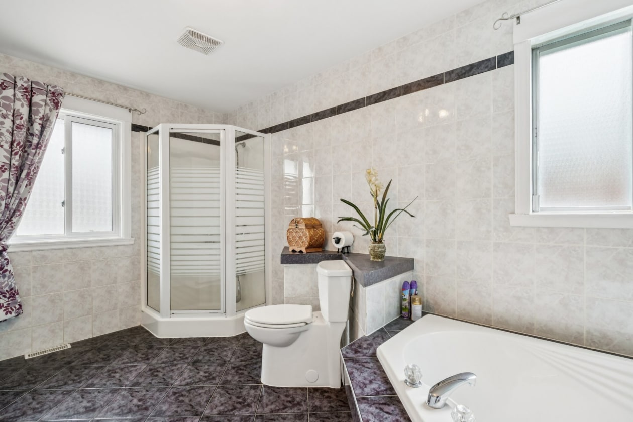 Salle de bains — 7379, 19e Avenue, Laval (Laval-Ouest), H7R3E5, Laval (Laval-Ouest)