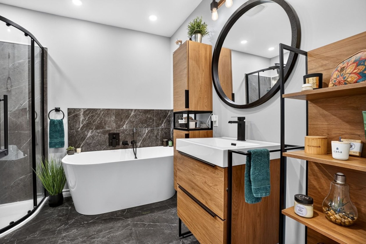 Salle de bains — 4452, Rue D'Iberville, Montréal (Le Plateau-Mont-Royal), H2H2L8, Montréal (Le Plateau-Mont-Royal)