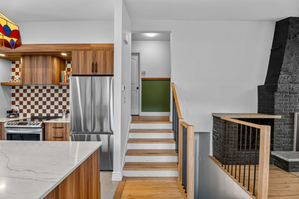 Escalier — 49 Rue l'Auberivière, Laval, H7L 1B6, Laval