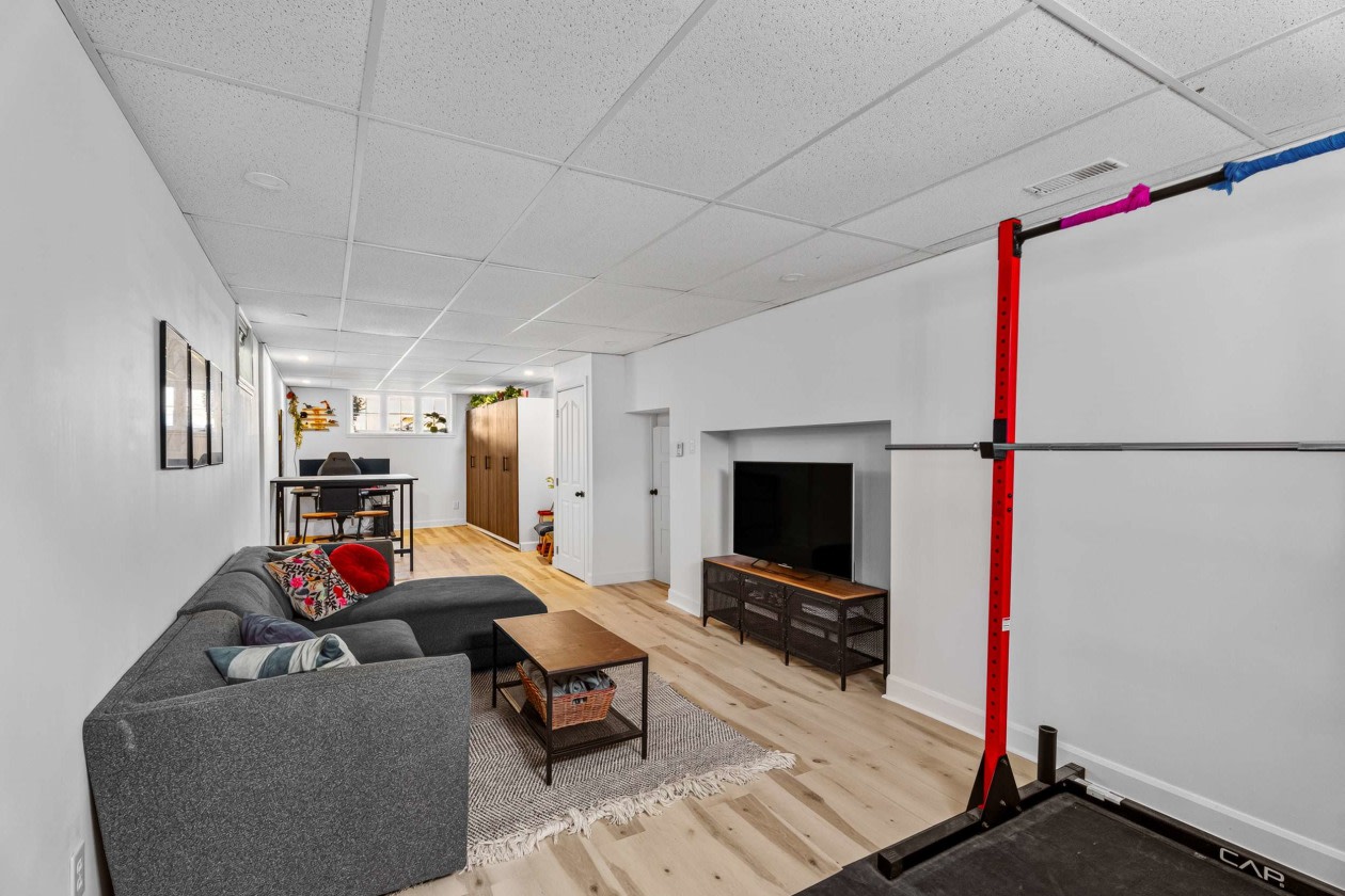 Salle familiale — 49 Rue l'Auberivière, Laval, H7L 1B6, Laval