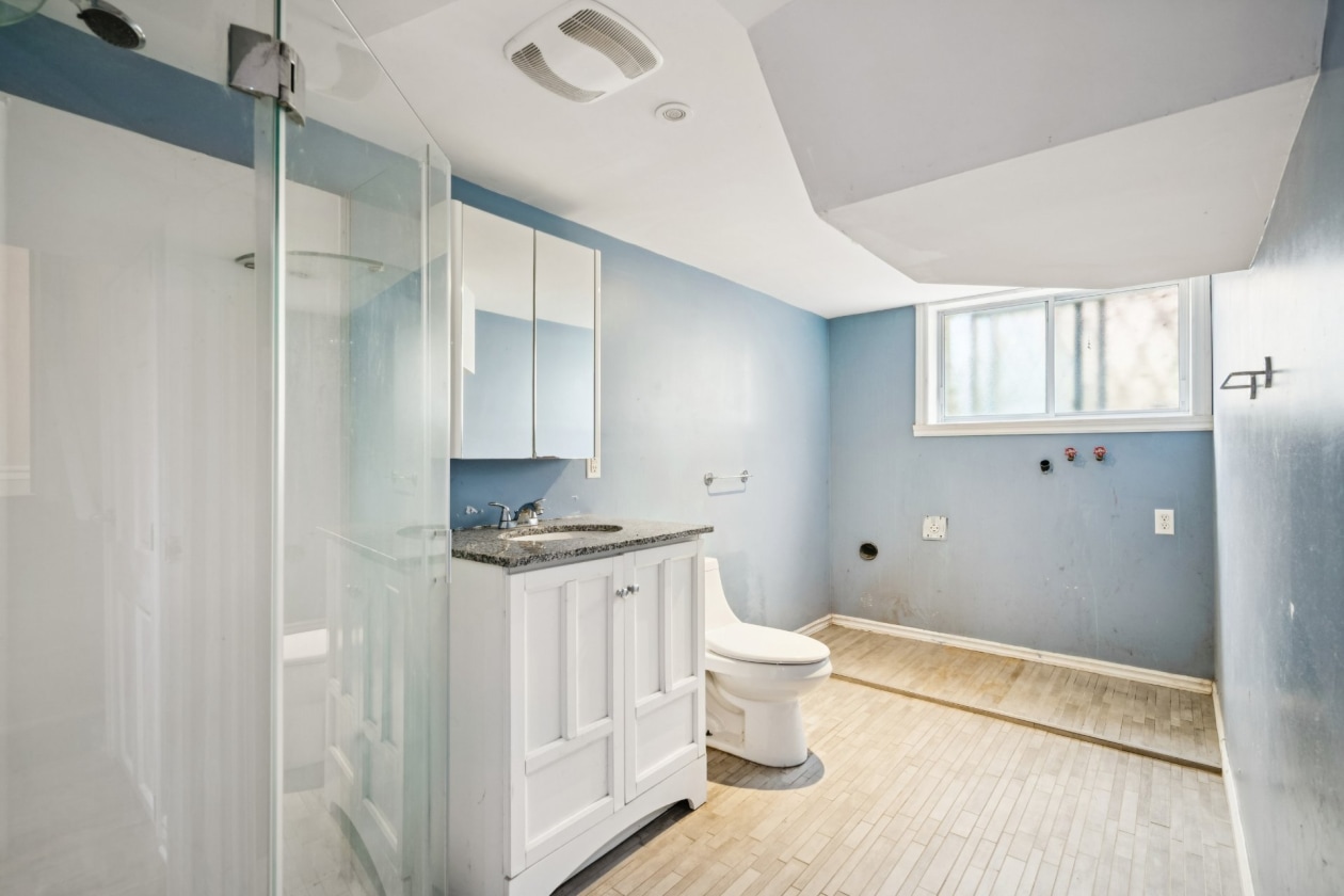 Salle de bains — 1929, Rue Gérard, Laval (Chomedey), H7T1N2, Laval (Chomedey)