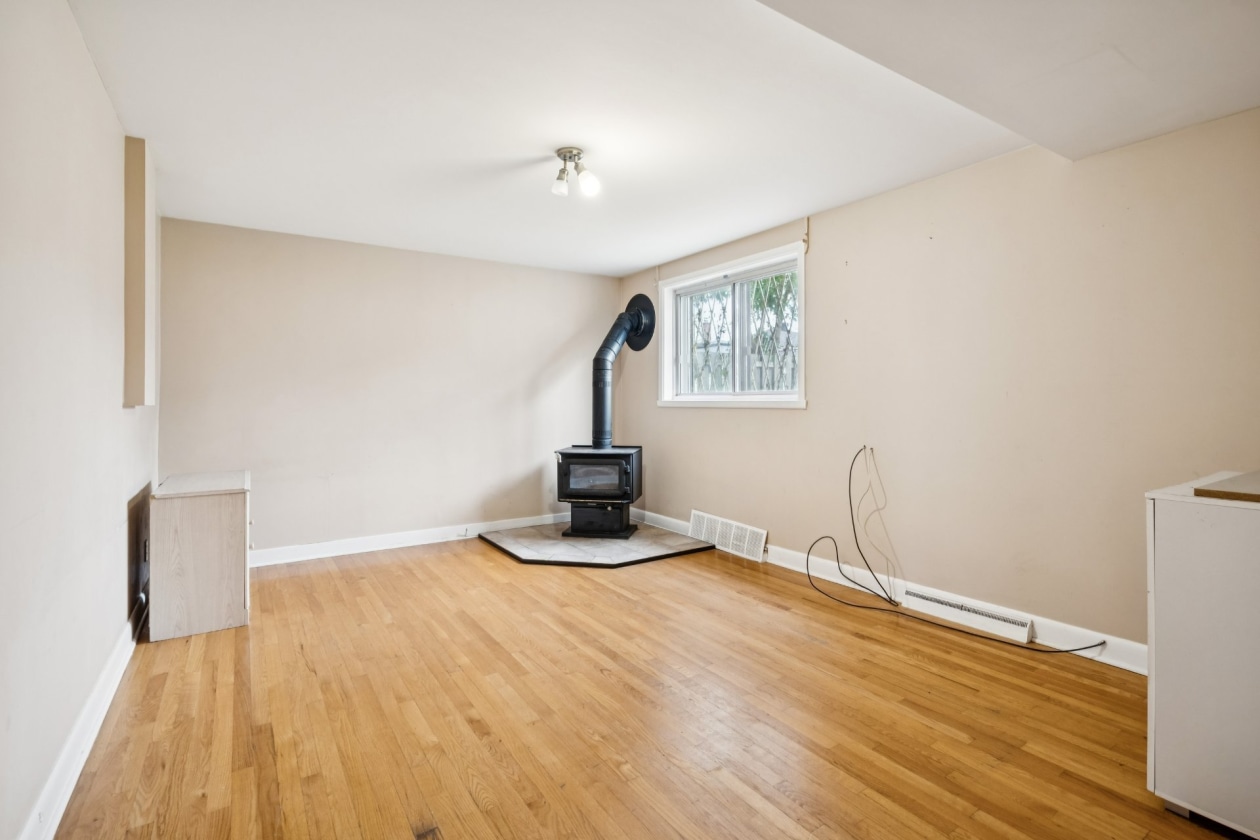 Salle familiale — 1929, Rue Gérard, Laval (Chomedey), H7T1N2, Laval (Chomedey)