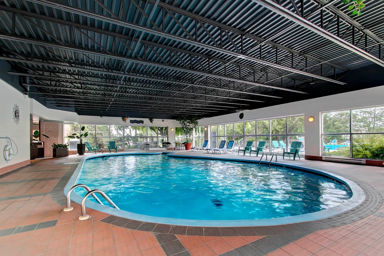 Piscine — 4420 Rue Le Monelier, Québec
