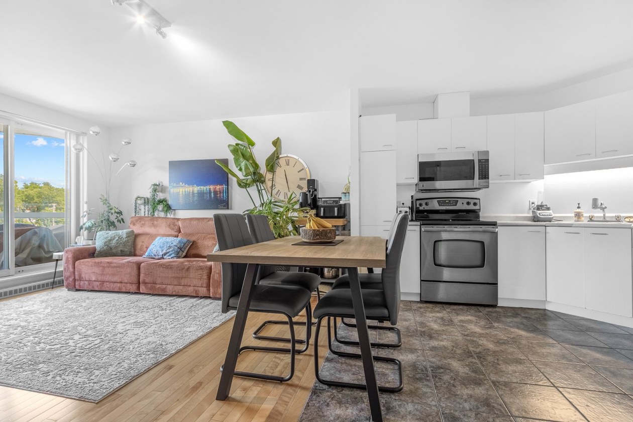 Salle à manger — 4420 Rue Le Monelier, Québec